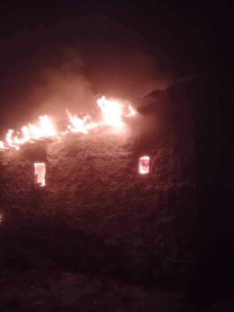 सोलार व्याट्रीको तार सट हुँदा भएको अगालगीले चंखेलीका तीन घर जले 